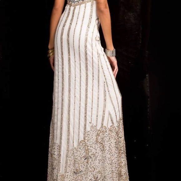Stunning Scala Gown Size 6 - Picture 2 of 5